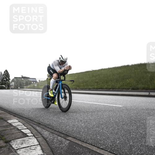 21.06.2026 - 29. Vierlanden-Triathlon H.Heesch http://msf.ph/oto/9897928 21.06.2026 09:30:16 Radfahren 118, 119 meine-sportfotos.de