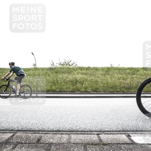 21.06.2026 - 29. Vierlanden-Triathlon H.Heesch http://msf.ph/oto/9897976 21.06.2026 11:02:37 Radfahren 6, 22, 105, 106, 279, 293, 294, 302, 524 meine-sportfotos.de