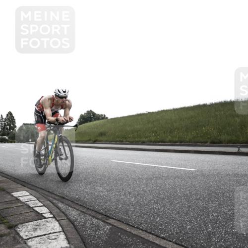 21.06.2026 - 29. Vierlanden-Triathlon H.Heesch http://msf.ph/oto/9897980 21.06.2026 09:34:50 Radfahren 26, 81, 160 meine-sportfotos.de