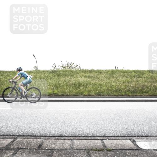 21.06.2026 - 29. Vierlanden-Triathlon H.Heesch http://msf.ph/oto/9897991 21.06.2026 11:02:49 Radfahren 10, 114, 115, 213, 294, 686 meine-sportfotos.de