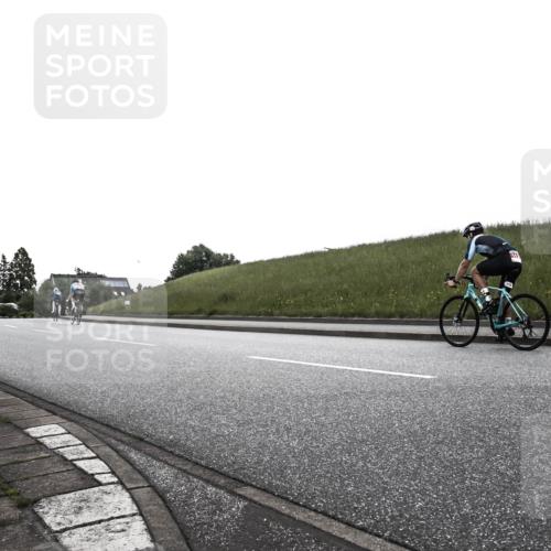 21.06.2026 - 29. Vierlanden-Triathlon H.Heesch http://msf.ph/oto/9898030 21.06.2026 09:39:27 Radfahren 92, 100 meine-sportfotos.de