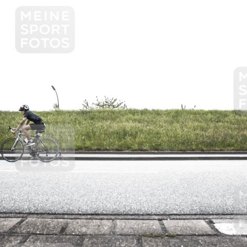 21.06.2026 - 29. Vierlanden-Triathlon H.Heesch http://msf.ph/oto/9898034 21.06.2026 11:03:29 Radfahren 48, 249, 366, 484, 579 meine-sportfotos.de