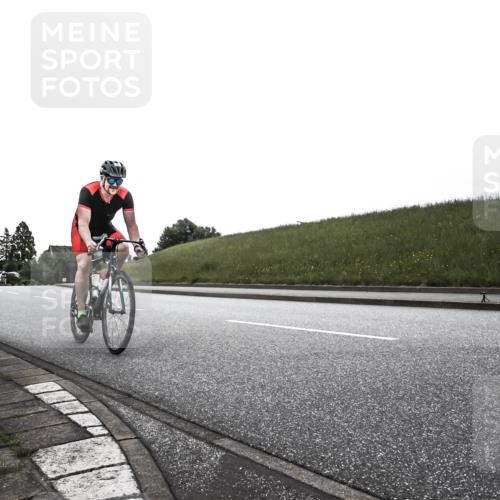 21.06.2026 - 29. Vierlanden-Triathlon H.Heesch http://msf.ph/oto/9898046 21.06.2026 09:41:44 Radfahren 41, 48, 146, 1353 meine-sportfotos.de