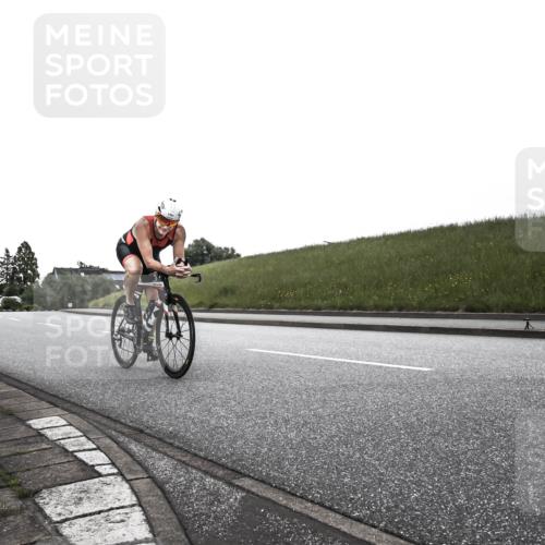 21.06.2026 - 29. Vierlanden-Triathlon H.Heesch http://msf.ph/oto/9898049 21.06.2026 09:41:46 Radfahren 41, 48, 1353 meine-sportfotos.de