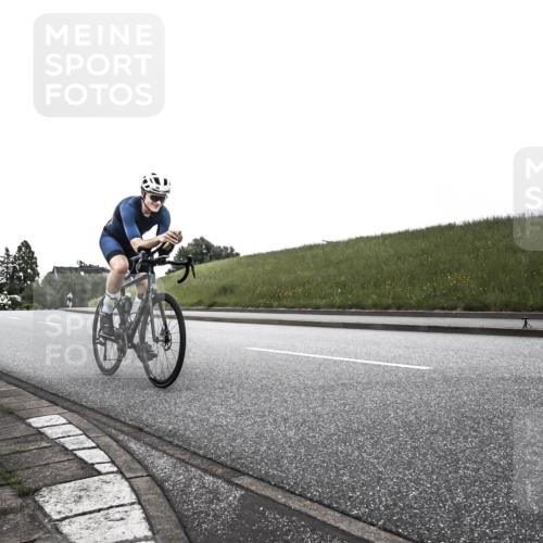 21.06.2026 - 29. Vierlanden-Triathlon H.Heesch http://msf.ph/oto/9898074 21.06.2026 09:44:34 Radfahren 16, 63, 94, 98, 107, 302 meine-sportfotos.de