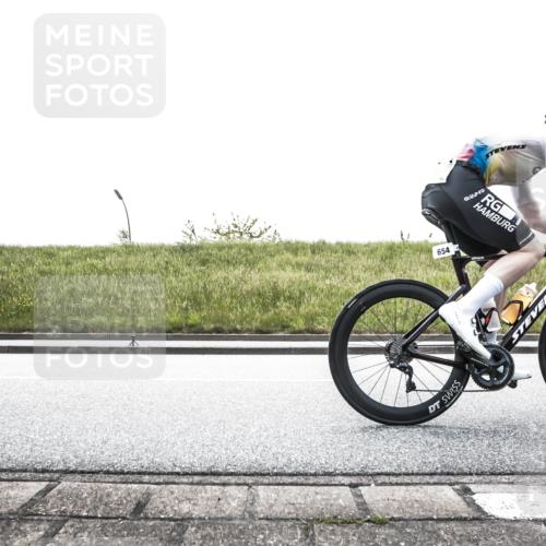 21.06.2026 - 29. Vierlanden-Triathlon H.Heesch http://msf.ph/oto/9898084 21.06.2026 11:04:43 Radfahren 98, 178, 223, 291, 586, 654, 1357 meine-sportfotos.de