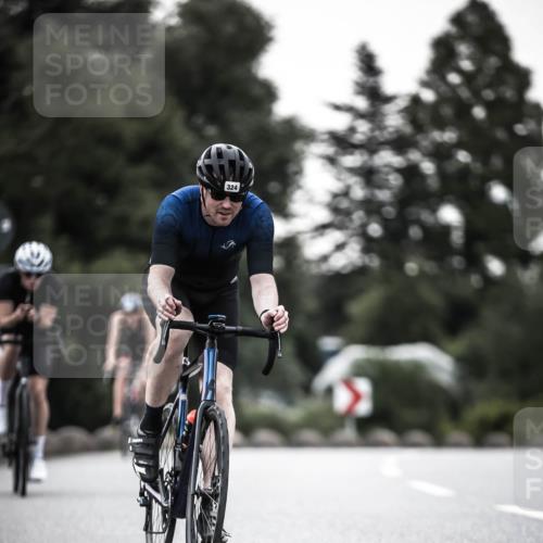 21.06.2026 - 29. Vierlanden-Triathlon H.Heesch http://msf.ph/oto/9898110 21.06.2026 10:04:20 Radfahren 75, 90, 260, 324, 350, 379 meine-sportfotos.de