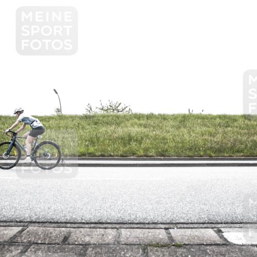 21.06.2026 - 29. Vierlanden-Triathlon H.Heesch http://msf.ph/oto/9898112 21.06.2026 11:05:06 Radfahren 64, 523, 559, 576 meine-sportfotos.de