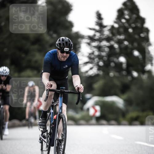 21.06.2026 - 29. Vierlanden-Triathlon H.Heesch http://msf.ph/oto/9898113 21.06.2026 10:04:20 Radfahren 75, 90, 260, 324, 350, 379 meine-sportfotos.de