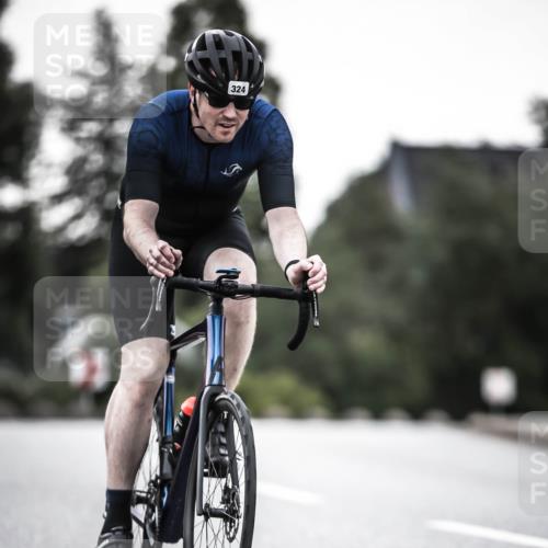 21.06.2026 - 29. Vierlanden-Triathlon H.Heesch http://msf.ph/oto/9898133 21.06.2026 10:04:21 Radfahren 44, 75, 90, 260, 324, 350, 379 meine-sportfotos.de