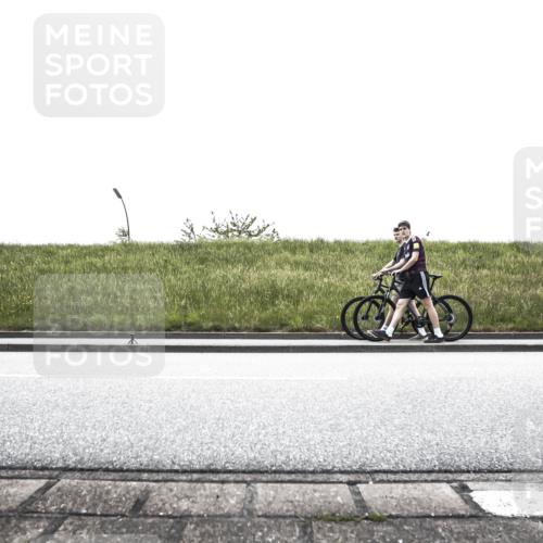 21.06.2026 - 29. Vierlanden-Triathlon H.Heesch http://msf.ph/oto/9898174 21.06.2026 11:06:29 Radfahren 71, 174, 199, 510, 668, 721, 745 meine-sportfotos.de