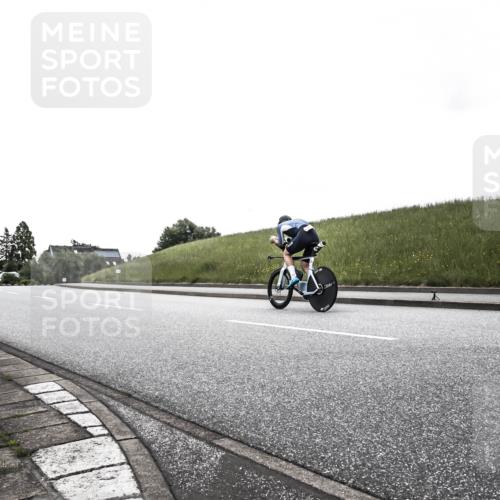 21.06.2026 - 29. Vierlanden-Triathlon H.Heesch http://msf.ph/oto/9898178 21.06.2026 09:48:14 Radfahren 13, 233 meine-sportfotos.de