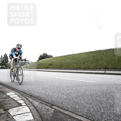 21.06.2026 - 29. Vierlanden-Triathlon H.Heesch http://msf.ph/oto/9898194 21.06.2026 09:49:35 Radfahren 213 meine-sportfotos.de