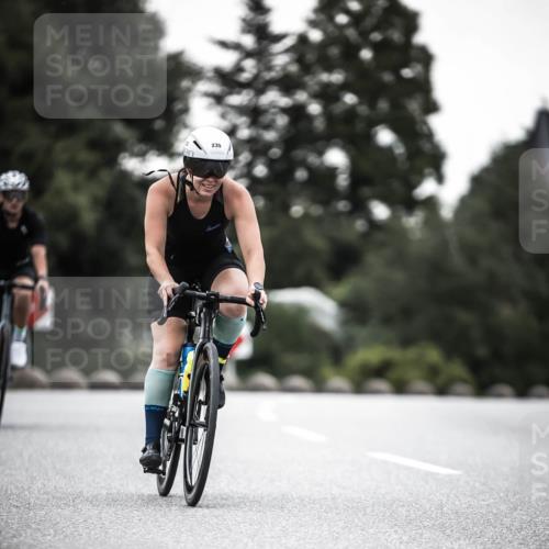21.06.2026 - 29. Vierlanden-Triathlon H.Heesch http://msf.ph/oto/9898223 21.06.2026 10:04:38 Radfahren 47, 235, 307, 389 meine-sportfotos.de