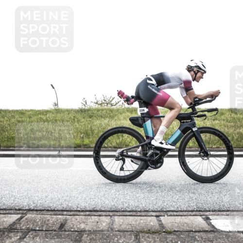 21.06.2026 - 29. Vierlanden-Triathlon H.Heesch http://msf.ph/oto/9898228 21.06.2026 11:08:06 Radfahren 177, 226, 267 meine-sportfotos.de