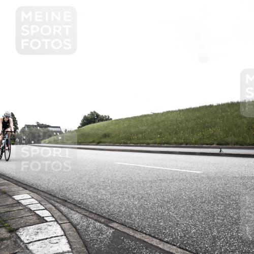 21.06.2026 - 29. Vierlanden-Triathlon H.Heesch http://msf.ph/oto/9898234 21.06.2026 09:49:58 Radfahren 92, 217, 221, 229 meine-sportfotos.de