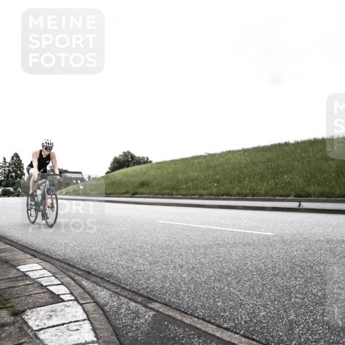 21.06.2026 - 29. Vierlanden-Triathlon H.Heesch http://msf.ph/oto/9898237 21.06.2026 09:49:59 Radfahren 92, 217, 221, 229 meine-sportfotos.de