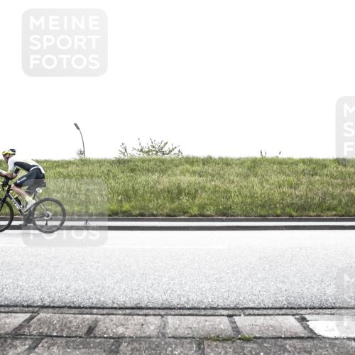 21.06.2026 - 29. Vierlanden-Triathlon H.Heesch http://msf.ph/oto/9898254 21.06.2026 11:09:06 Radfahren 122, 233, 525, 696 meine-sportfotos.de