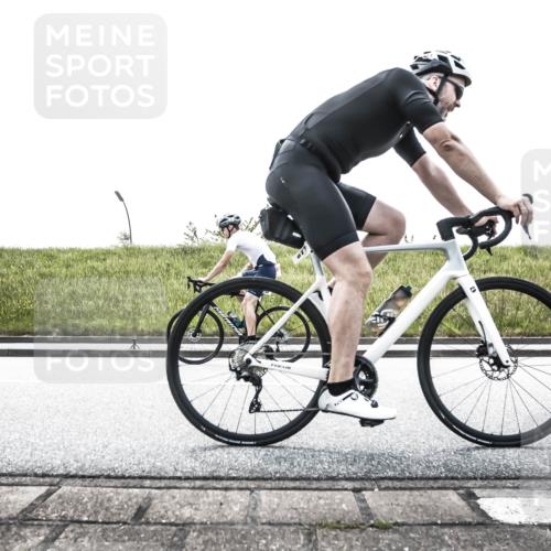21.06.2026 - 29. Vierlanden-Triathlon H.Heesch http://msf.ph/oto/9898325 21.06.2026 11:10:38 Radfahren 20, 253, 630, 642, 671, 716, 746, 757 meine-sportfotos.de