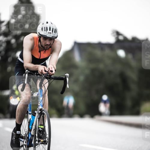 21.06.2026 - 29. Vierlanden-Triathlon H.Heesch http://msf.ph/oto/9898341 21.06.2026 10:04:50 Radfahren 86, 174, 329, 352, 365 meine-sportfotos.de