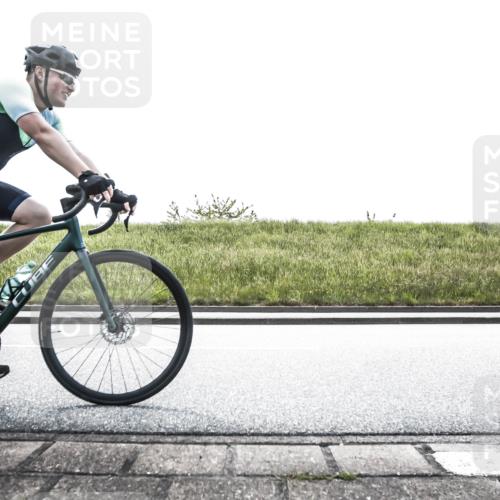 21.06.2026 - 29. Vierlanden-Triathlon H.Heesch http://msf.ph/oto/9898350 21.06.2026 11:10:58 Radfahren 287, 679 meine-sportfotos.de