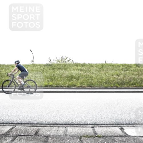 21.06.2026 - 29. Vierlanden-Triathlon H.Heesch http://msf.ph/oto/9898424 21.06.2026 11:12:54 Radfahren 504, 539, 703 meine-sportfotos.de