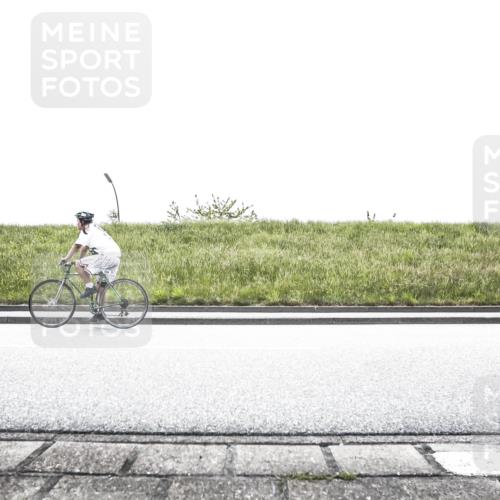 21.06.2026 - 29. Vierlanden-Triathlon H.Heesch http://msf.ph/oto/9898430 21.06.2026 11:13:00 Radfahren 173, 703 meine-sportfotos.de