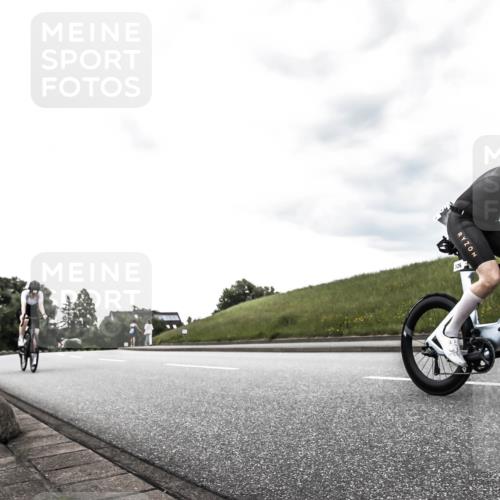 21.06.2026 - 29. Vierlanden-Triathlon H.Heesch http://msf.ph/oto/9898444 21.06.2026 10:05:10 Radfahren 264, 323, 326 meine-sportfotos.de