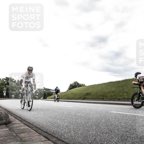 21.06.2026 - 29. Vierlanden-Triathlon H.Heesch http://msf.ph/oto/9898466 21.06.2026 10:06:18 Radfahren 9, 354 meine-sportfotos.de