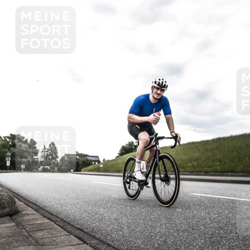 21.06.2026 - 29. Vierlanden-Triathlon H.Heesch http://msf.ph/oto/9898482 21.06.2026 10:06:30 Radfahren 147, 165, 360, 381 meine-sportfotos.de