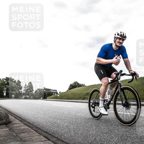 21.06.2026 - 29. Vierlanden-Triathlon H.Heesch http://msf.ph/oto/9898485 21.06.2026 10:06:30 Radfahren 147, 165, 360, 381 meine-sportfotos.de