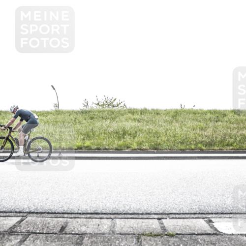 21.06.2026 - 29. Vierlanden-Triathlon H.Heesch http://msf.ph/oto/9898486 21.06.2026 11:14:15 Radfahren 6, 88, 104, 231, 273, 705 meine-sportfotos.de