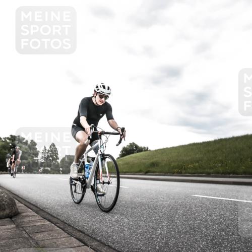 21.06.2026 - 29. Vierlanden-Triathlon H.Heesch http://msf.ph/oto/9898488 21.06.2026 10:06:43 Radfahren 306, 349, 361 meine-sportfotos.de