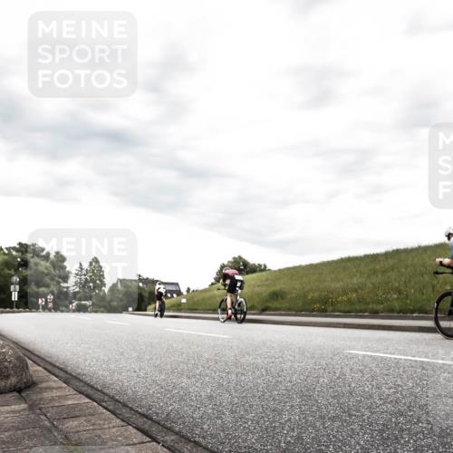 21.06.2026 - 29. Vierlanden-Triathlon H.Heesch http://msf.ph/oto/9898535 21.06.2026 10:15:36 Radfahren 98, 193, 240 meine-sportfotos.de
