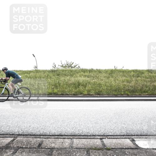 21.06.2026 - 29. Vierlanden-Triathlon H.Heesch http://msf.ph/oto/9898553 21.06.2026 11:16:21 Radfahren 67, 594, 680, 717 meine-sportfotos.de