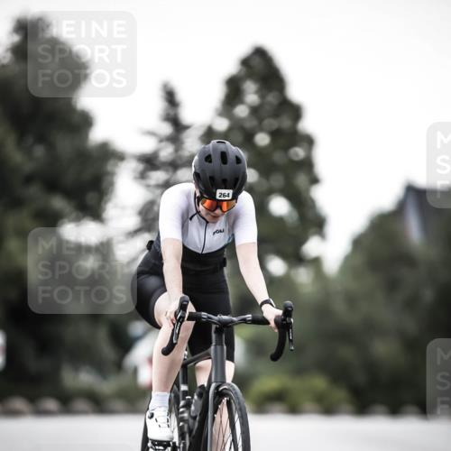 21.06.2026 - 29. Vierlanden-Triathlon H.Heesch http://msf.ph/oto/9898564 21.06.2026 10:05:10 Radfahren 249, 264, 275, 289, 323, 326 meine-sportfotos.de