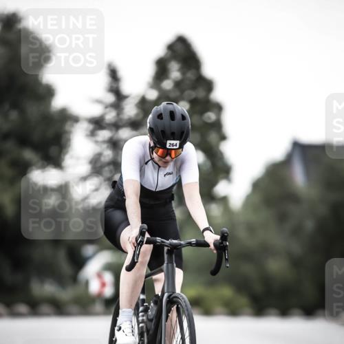 21.06.2026 - 29. Vierlanden-Triathlon H.Heesch http://msf.ph/oto/9898567 21.06.2026 10:05:10 Radfahren 249, 264, 275, 289, 323, 326 meine-sportfotos.de