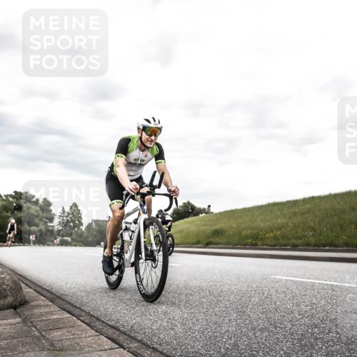 21.06.2026 - 29. Vierlanden-Triathlon H.Heesch http://msf.ph/oto/9898626 21.06.2026 10:19:59 Radfahren 69, 79, 163, 432 meine-sportfotos.de