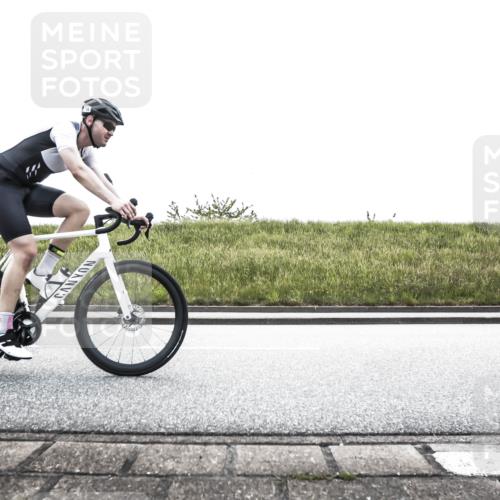 21.06.2026 - 29. Vierlanden-Triathlon H.Heesch http://msf.ph/oto/9898646 21.06.2026 11:19:19 Radfahren 274, 658, 735 meine-sportfotos.de
