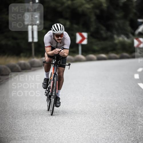 21.06.2026 - 29. Vierlanden-Triathlon H.Heesch http://msf.ph/oto/9898662 21.06.2026 10:05:35 Radfahren 5, 135, 175, 312 meine-sportfotos.de