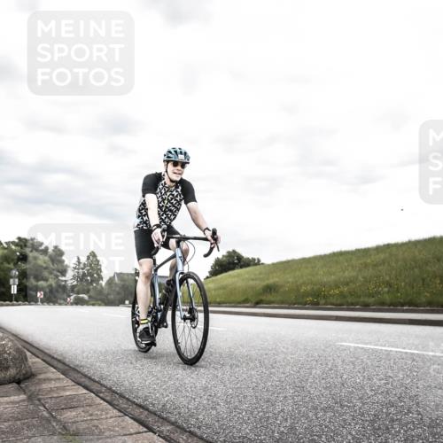 21.06.2026 - 29. Vierlanden-Triathlon H.Heesch http://msf.ph/oto/9898663 21.06.2026 10:21:03 Radfahren 36, 406 meine-sportfotos.de