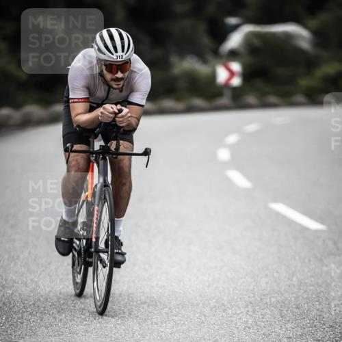 21.06.2026 - 29. Vierlanden-Triathlon H.Heesch http://msf.ph/oto/9898682 21.06.2026 10:05:35 Radfahren 5, 135, 175, 312 meine-sportfotos.de
