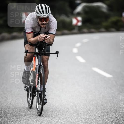 21.06.2026 - 29. Vierlanden-Triathlon H.Heesch http://msf.ph/oto/9898687 21.06.2026 10:05:35 Radfahren 5, 135, 175, 312 meine-sportfotos.de