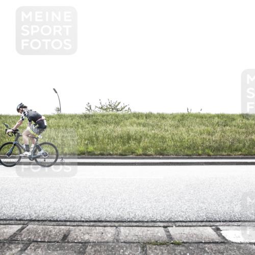 21.06.2026 - 29. Vierlanden-Triathlon H.Heesch http://msf.ph/oto/9898710 21.06.2026 11:21:17 Radfahren 44, 264, 755, 756, 779 meine-sportfotos.de