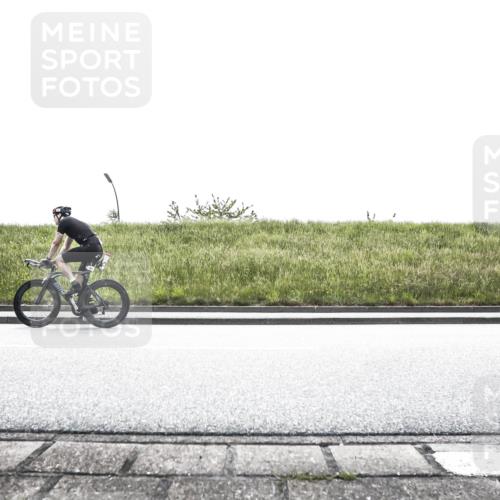 21.06.2026 - 29. Vierlanden-Triathlon H.Heesch http://msf.ph/oto/9898735 21.06.2026 11:22:01 Radfahren 54, 90, 748 meine-sportfotos.de