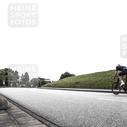 21.06.2026 - 29. Vierlanden-Triathlon H.Heesch http://msf.ph/oto/9898749 21.06.2026 10:45:40 Radfahren  meine-sportfotos.de