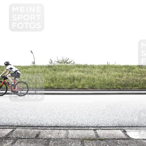 21.06.2026 - 29. Vierlanden-Triathlon H.Heesch http://msf.ph/oto/9898848 21.06.2026 11:25:53 Radfahren 243, 248, 686 meine-sportfotos.de