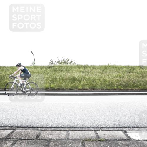 21.06.2026 - 29. Vierlanden-Triathlon H.Heesch http://msf.ph/oto/9898857 21.06.2026 11:26:19 Radfahren 246, 289, 663 meine-sportfotos.de