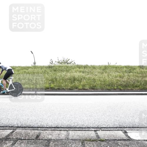 21.06.2026 - 29. Vierlanden-Triathlon H.Heesch http://msf.ph/oto/9898869 21.06.2026 11:26:42 Radfahren 97, 217, 761 meine-sportfotos.de
