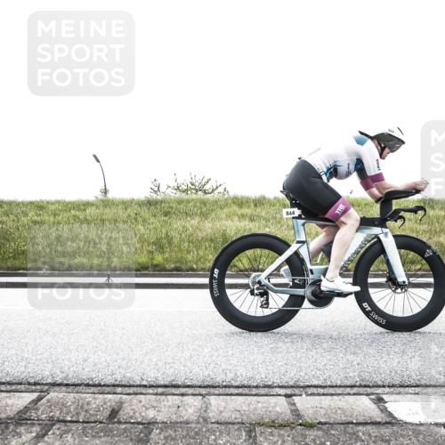 21.06.2026 - 29. Vierlanden-Triathlon H.Heesch http://msf.ph/oto/9898882 21.06.2026 11:27:02 Radfahren 225, 257, 844 meine-sportfotos.de